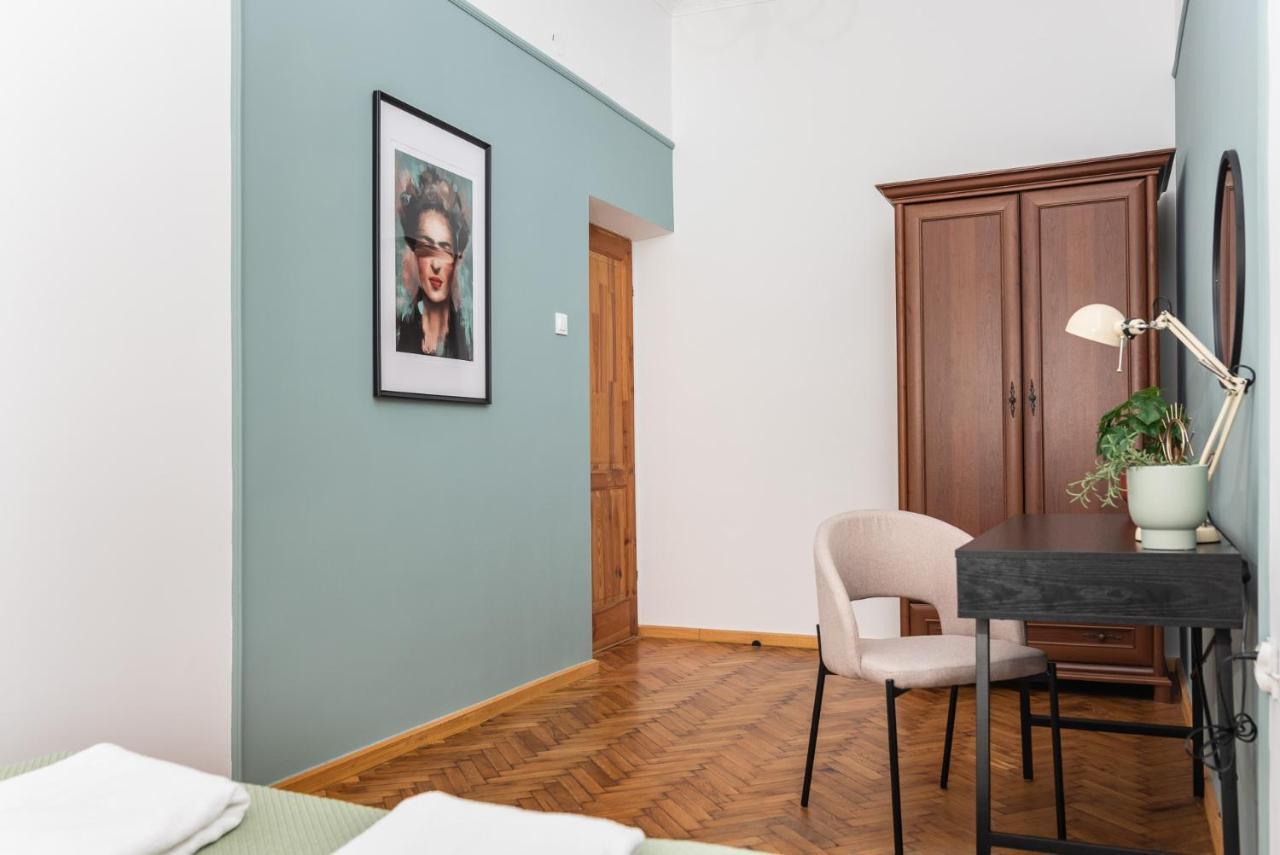 Classy Old Town Apartment - By Upstairs Krasków Εξωτερικό φωτογραφία