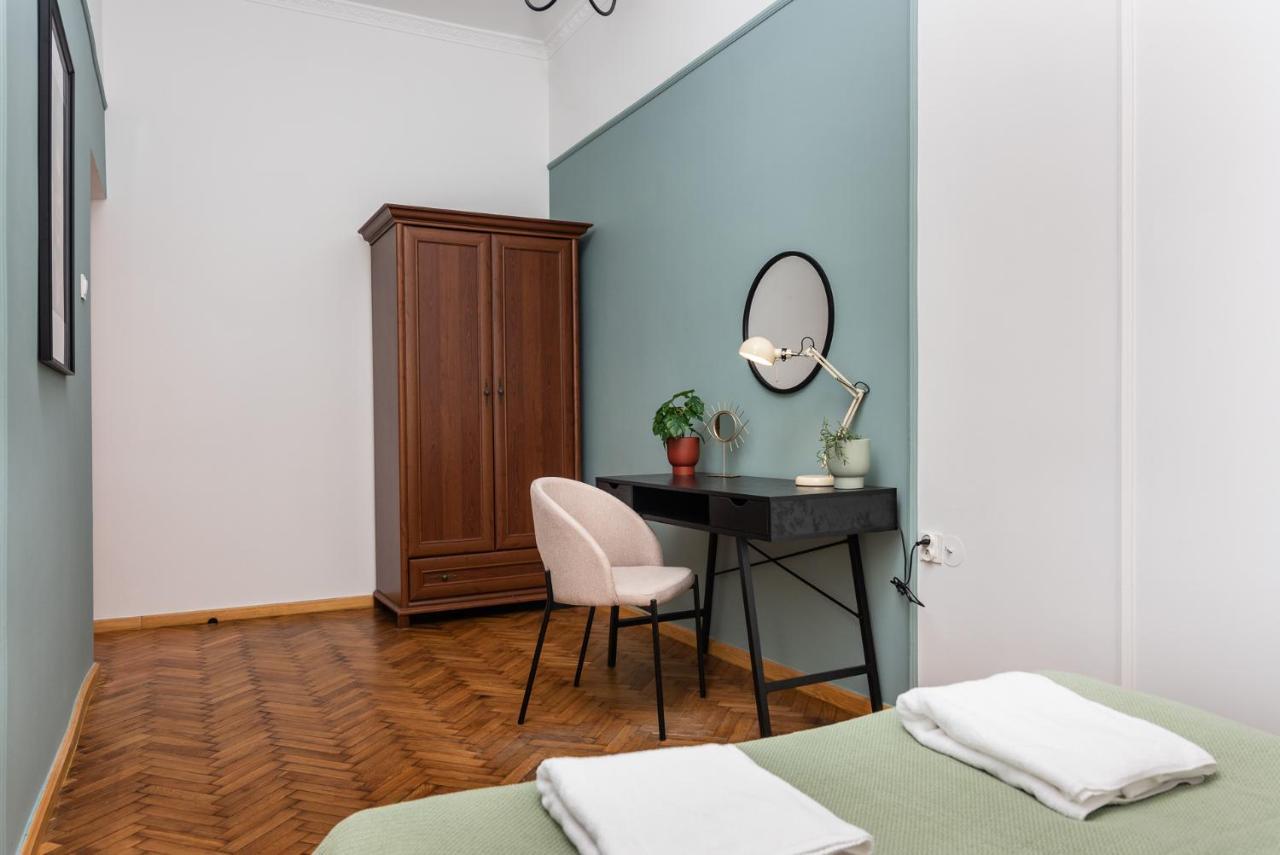 Classy Old Town Apartment - By Upstairs Krasków Εξωτερικό φωτογραφία