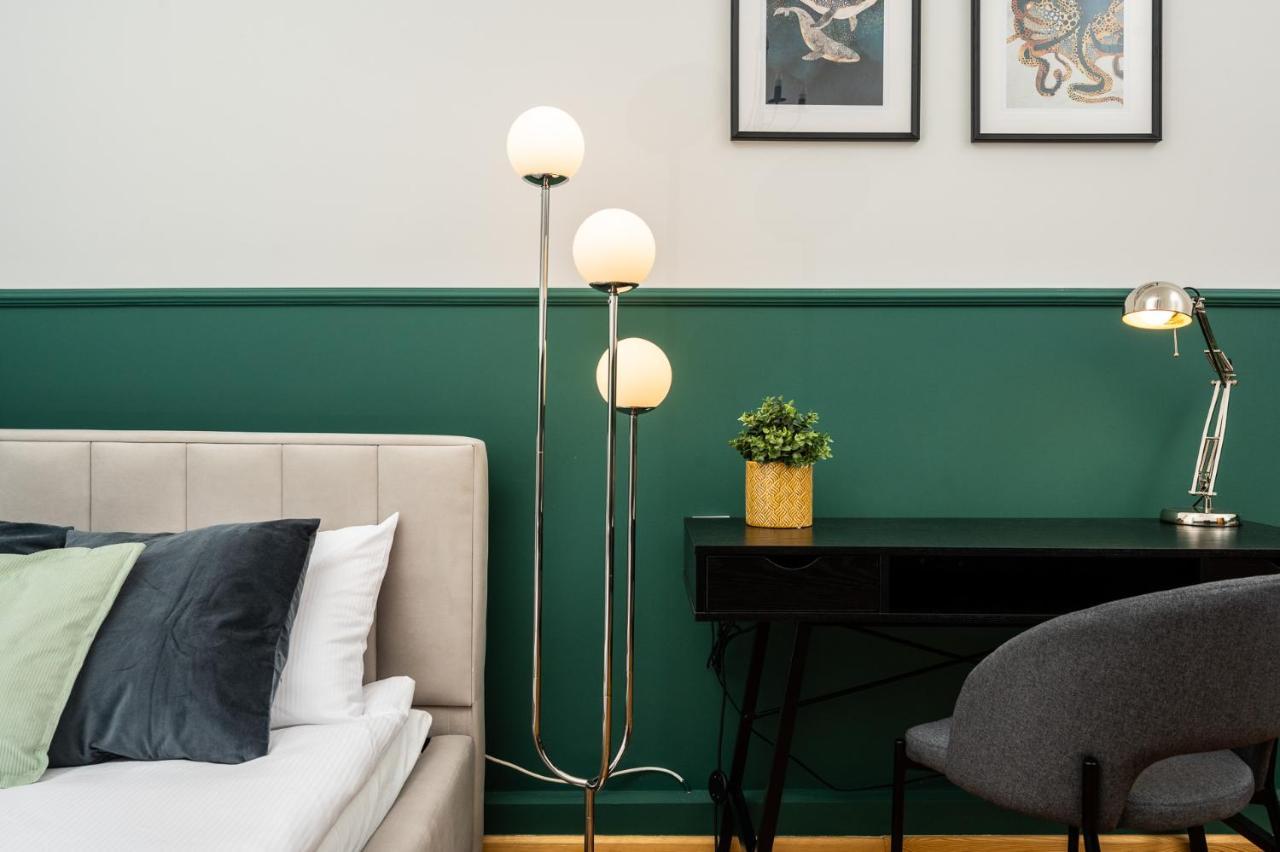 Classy Old Town Apartment - By Upstairs Krasków Εξωτερικό φωτογραφία