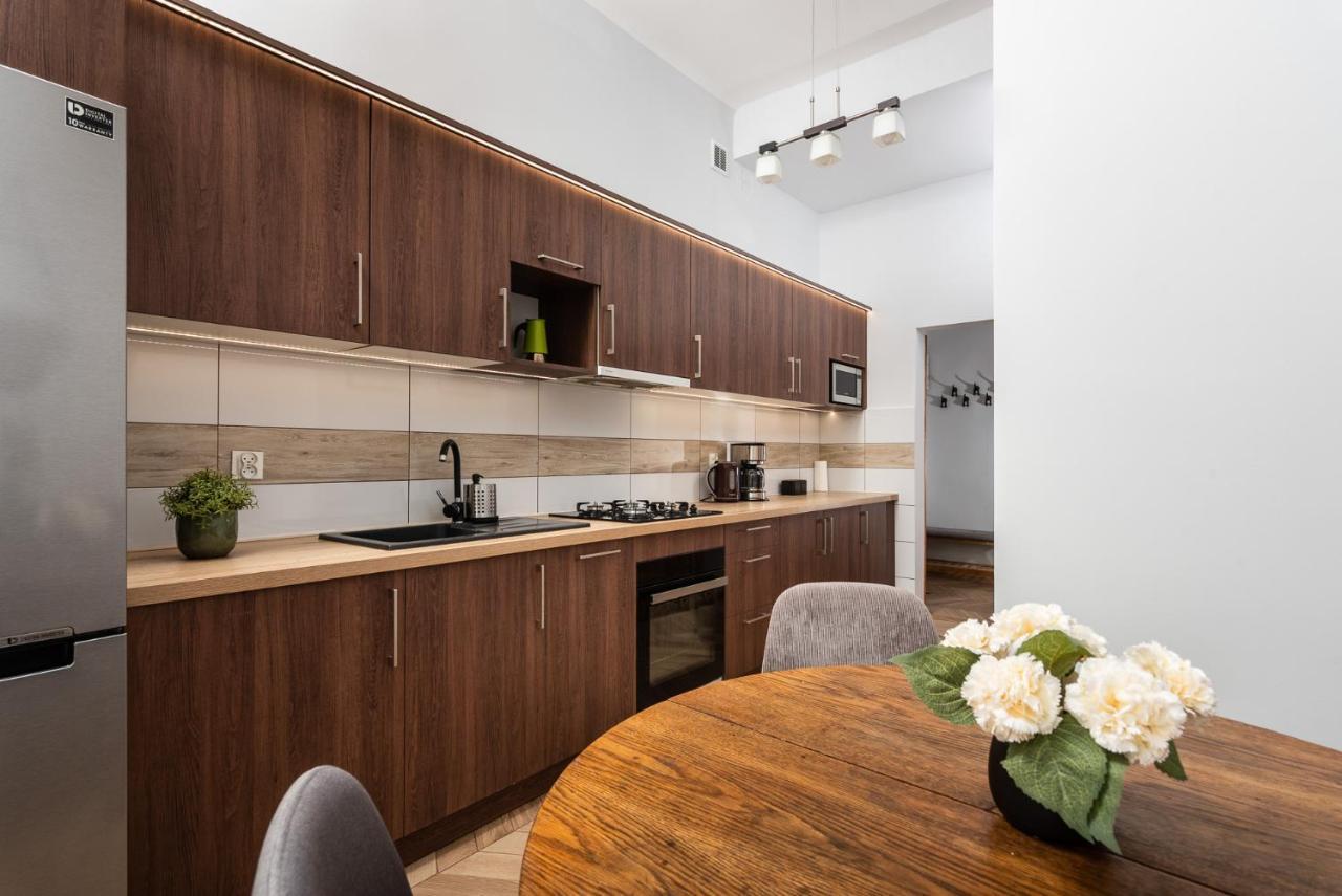 Classy Old Town Apartment - By Upstairs Krasków Εξωτερικό φωτογραφία